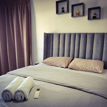 Moderne Appartement Au Plein Centre-Ville En Face Hilton & La Gare De Train Tgv Avec Climatisation Tanger Exteriör bild