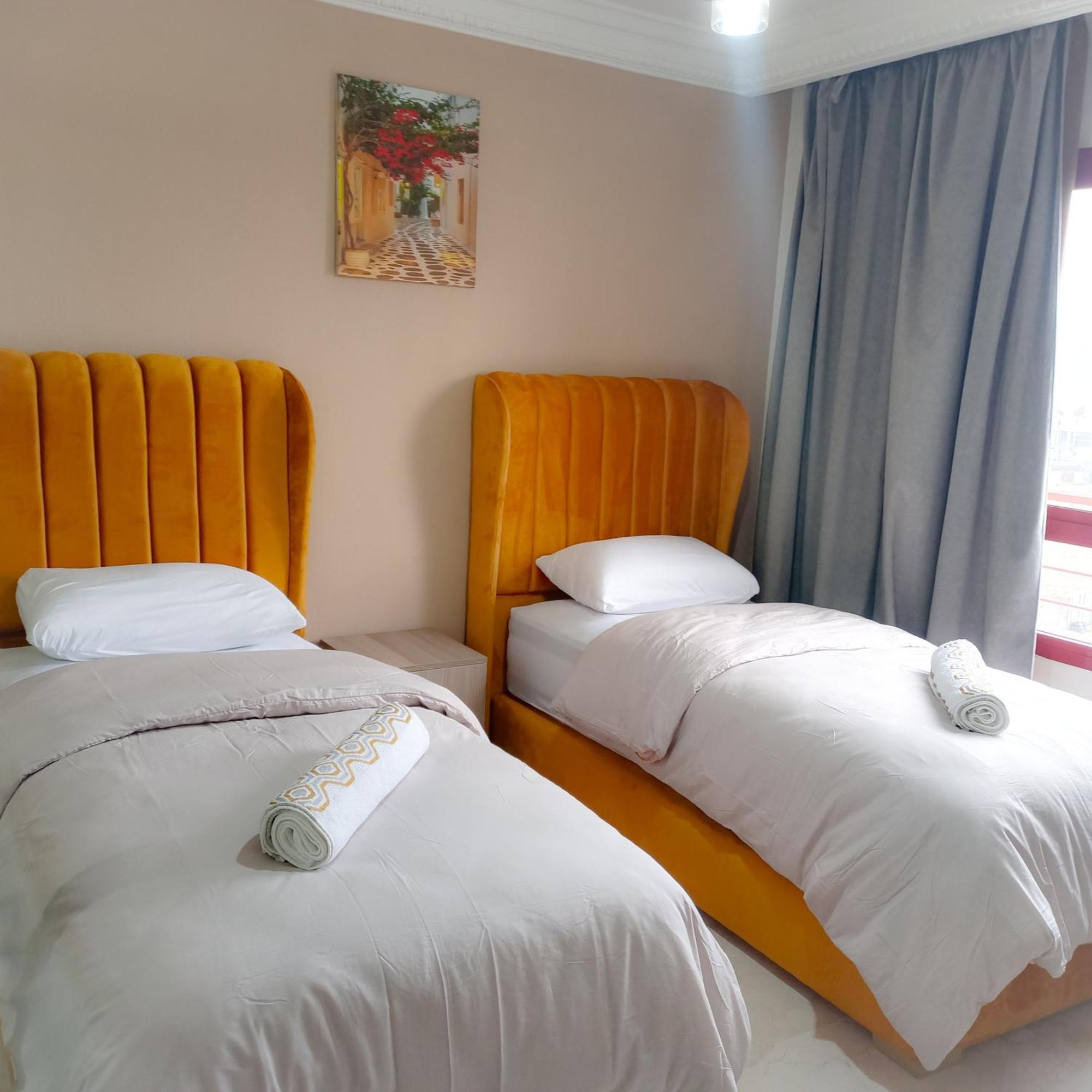Moderne Appartement Au Plein Centre-Ville En Face Hilton & La Gare De Train Tgv Avec Climatisation Tanger Exteriör bild